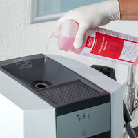 Détartrant machine à vapeur Power Steamer Renfert - versement dans cuve